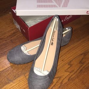 American Eagle Grey Flats!!!!